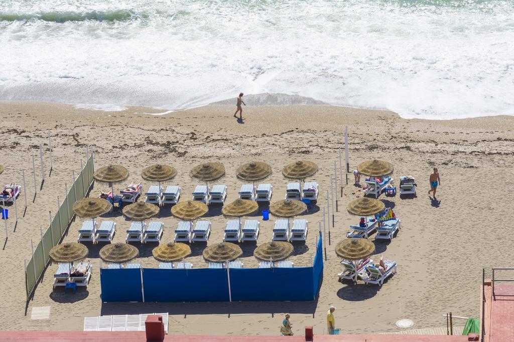 Апартаменты Renthas Benalmadena Playa Экстерьер фото